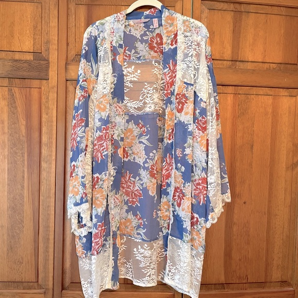 Laurie Felt Sheer Floral Topper with Lace Size Large - Picture 1 of 11